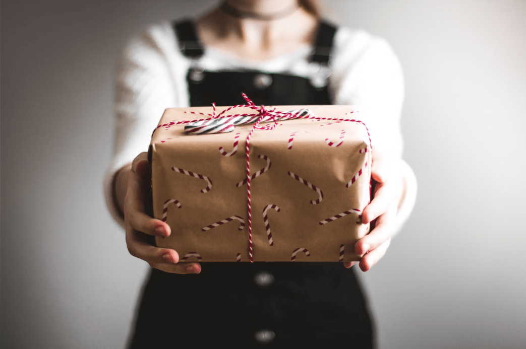 Here's our gift of holiday marketing tips for small businesses!